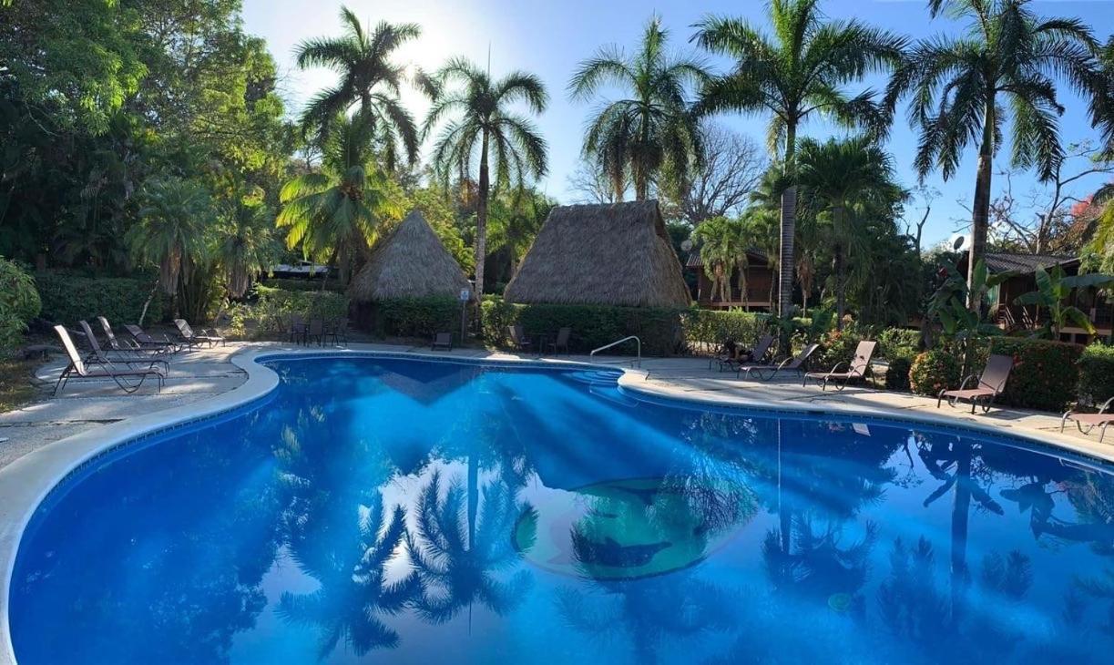 Mal Pais Surf Camp Hotel Playa Santa Teresa  Buitenkant foto