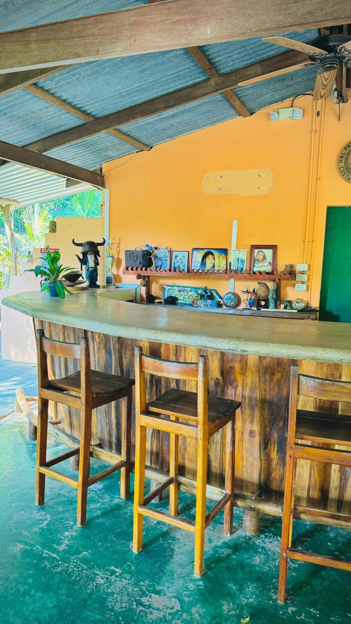 Mal Pais Surf Camp Hotel Playa Santa Teresa  Buitenkant foto